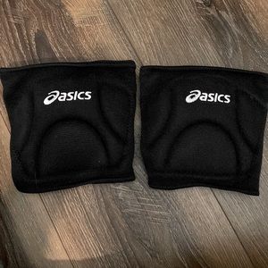 Used ASICS black volleyball knee pads, Large